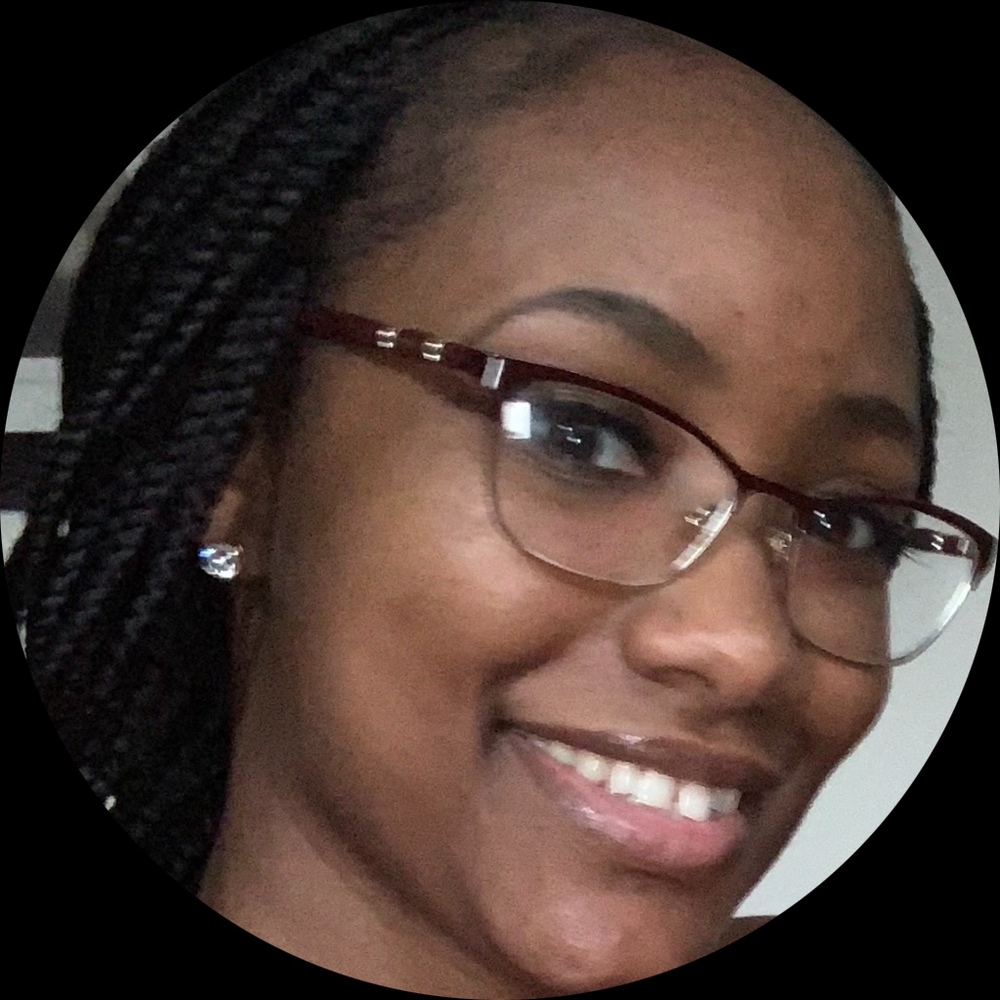 Meet your Posher, Monique